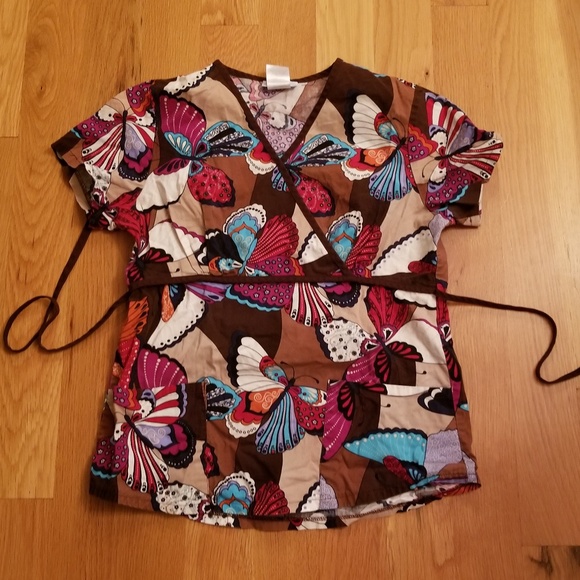 Simply Basic Scrub Top - Picture 1 of 3